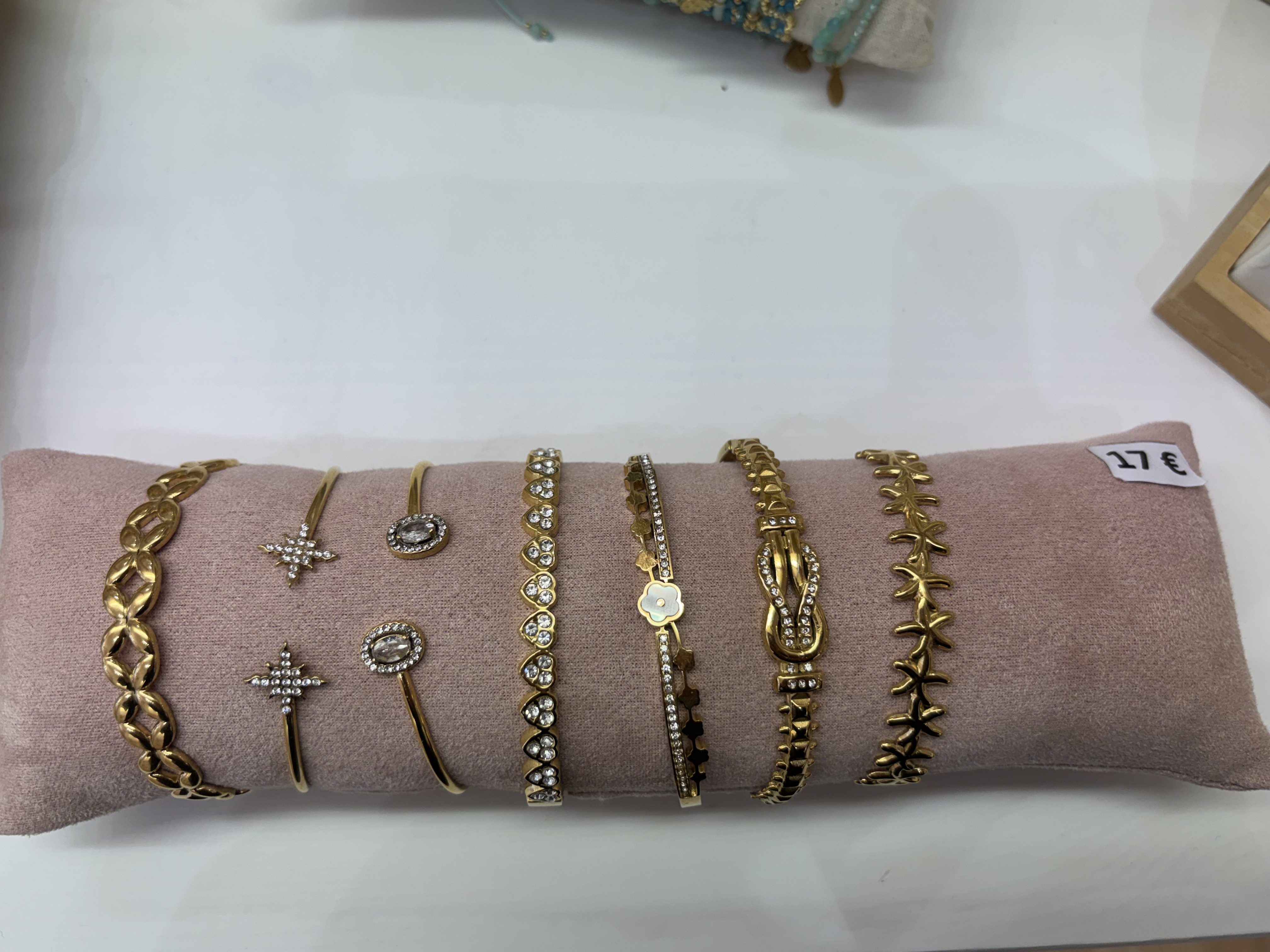 Bracelets dorés motifs étoiles, coeurs, noeuds