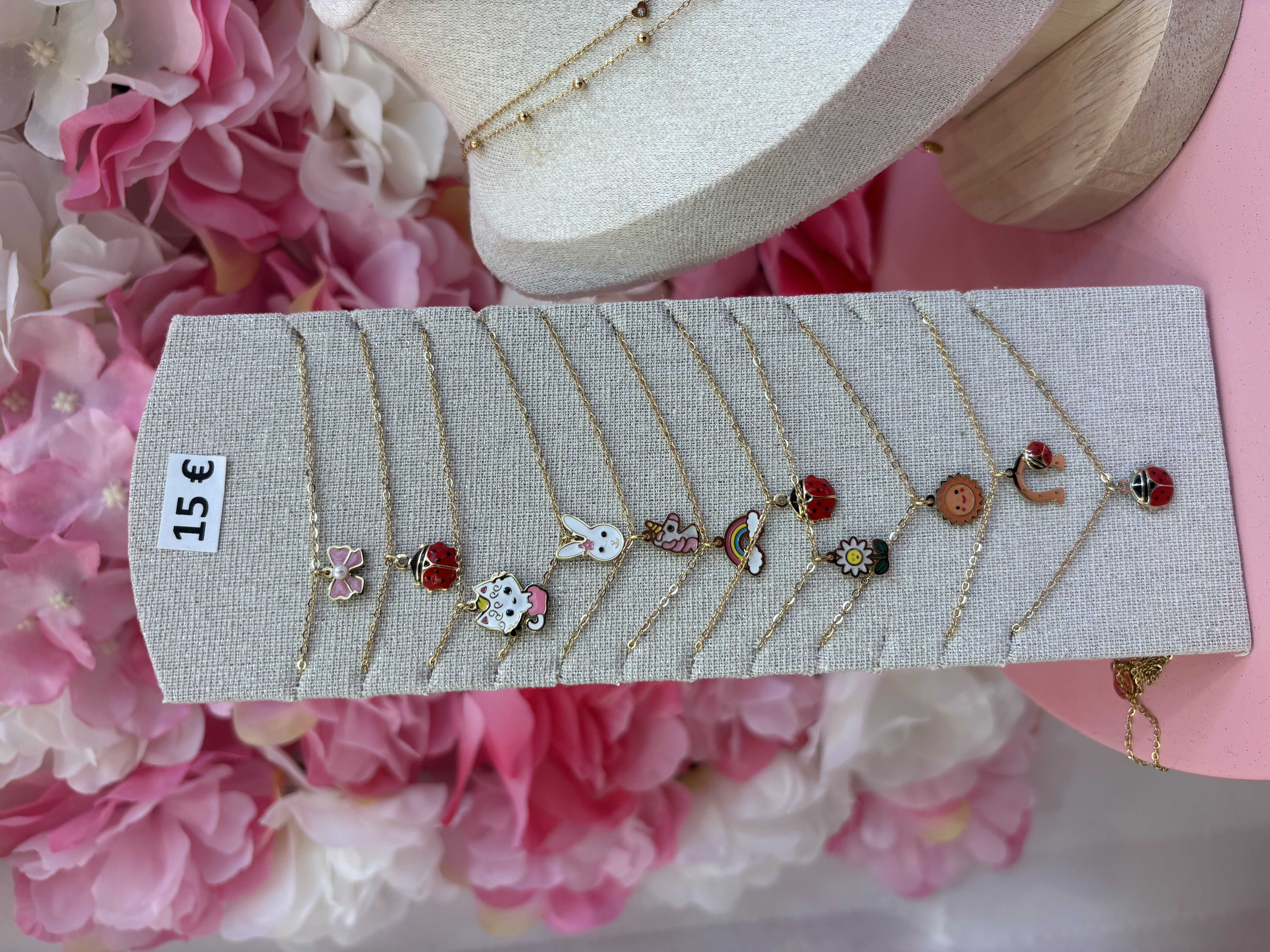 Colliers dorés pour enfants motifs animaux